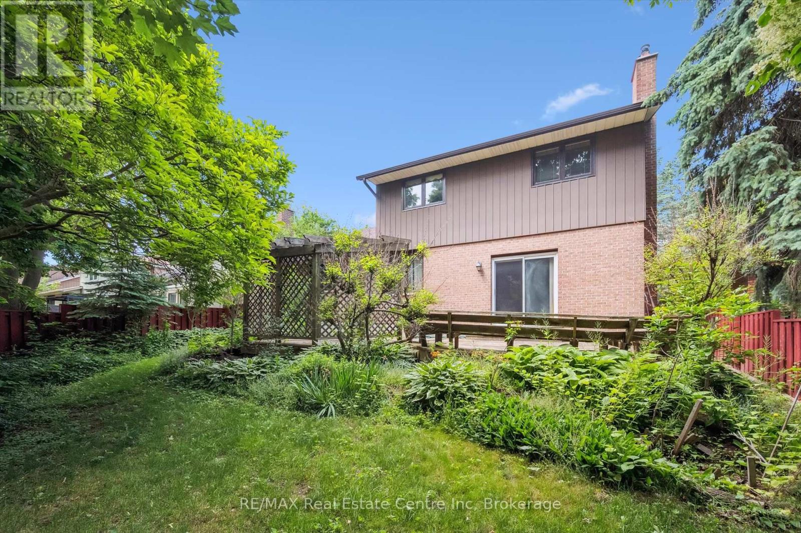 208 Ironwood Road E, Guelph, Ontario  N1G 3K3 - Photo 38 - X12252236