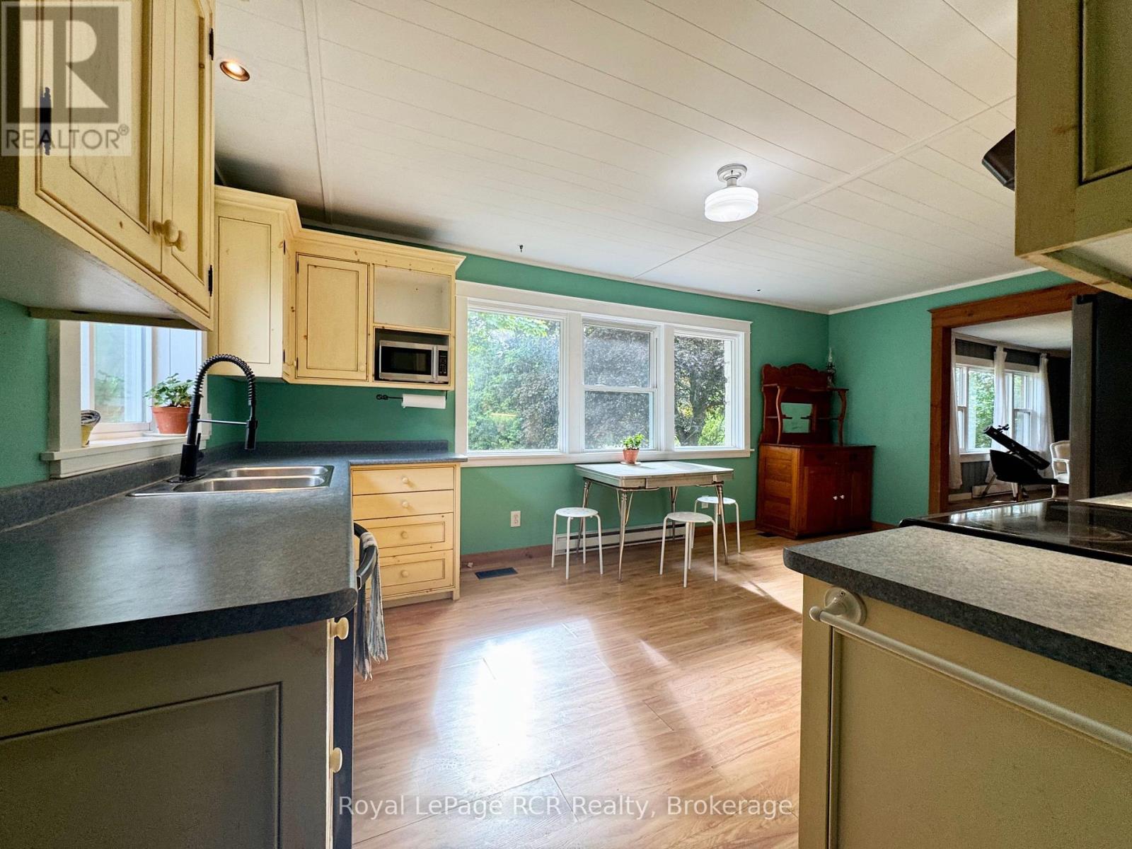 158 Forty Hills Road, Northern Bruce Peninsula, Ontario  N0H 1W0 - Photo 8 - X12252407