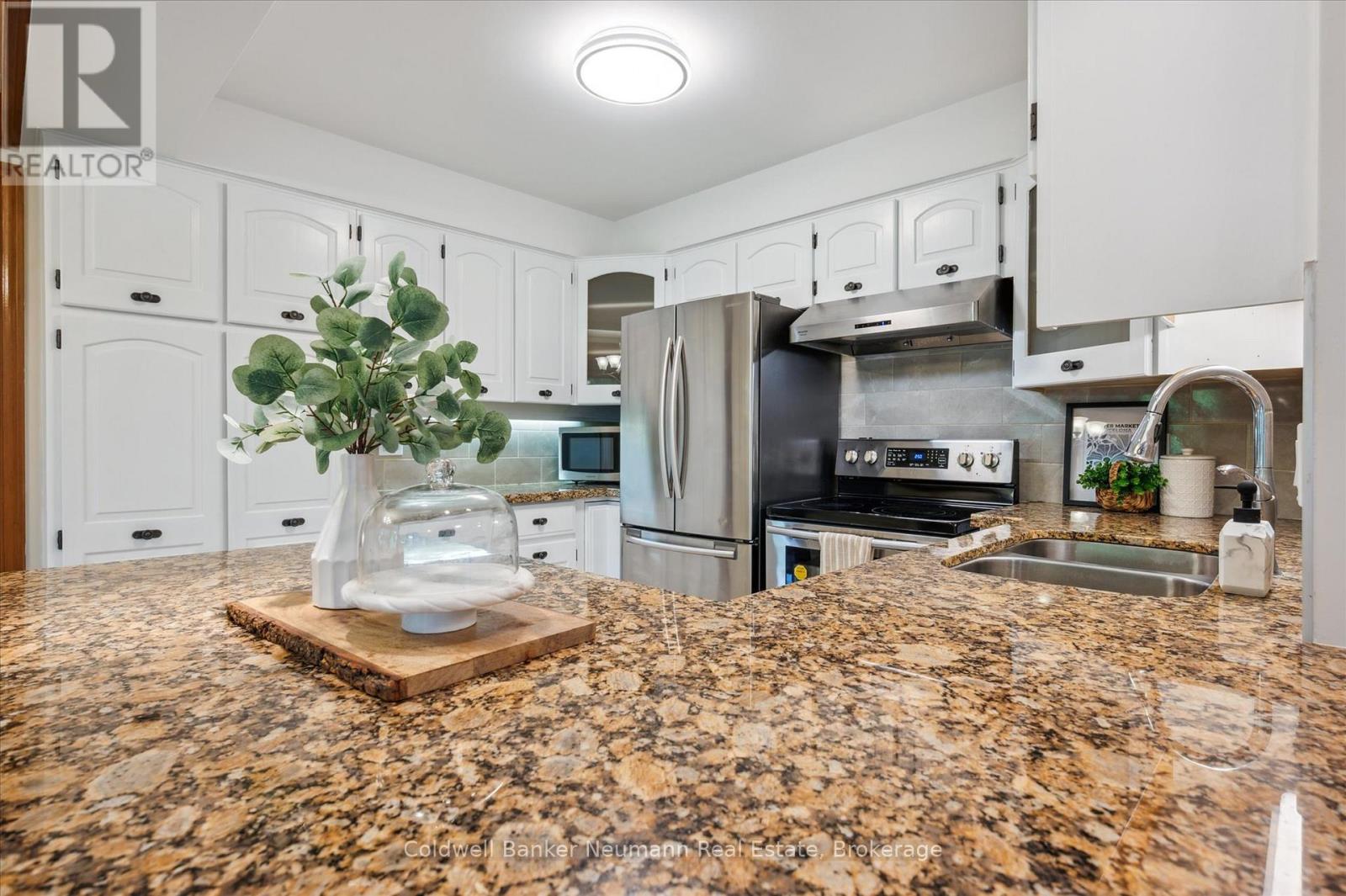 15 Hands Drive, Guelph, Ontario  N1G 3E6 - Photo 10 - X12253014