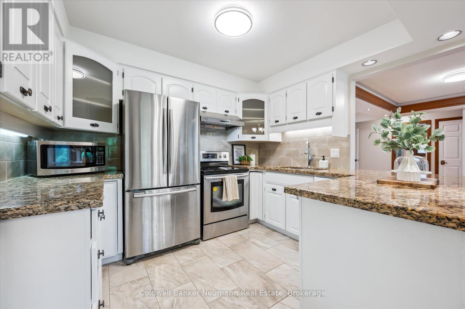 15 Hands Drive, Guelph, Ontario  N1G 3E6 - Photo 11 - X12253014