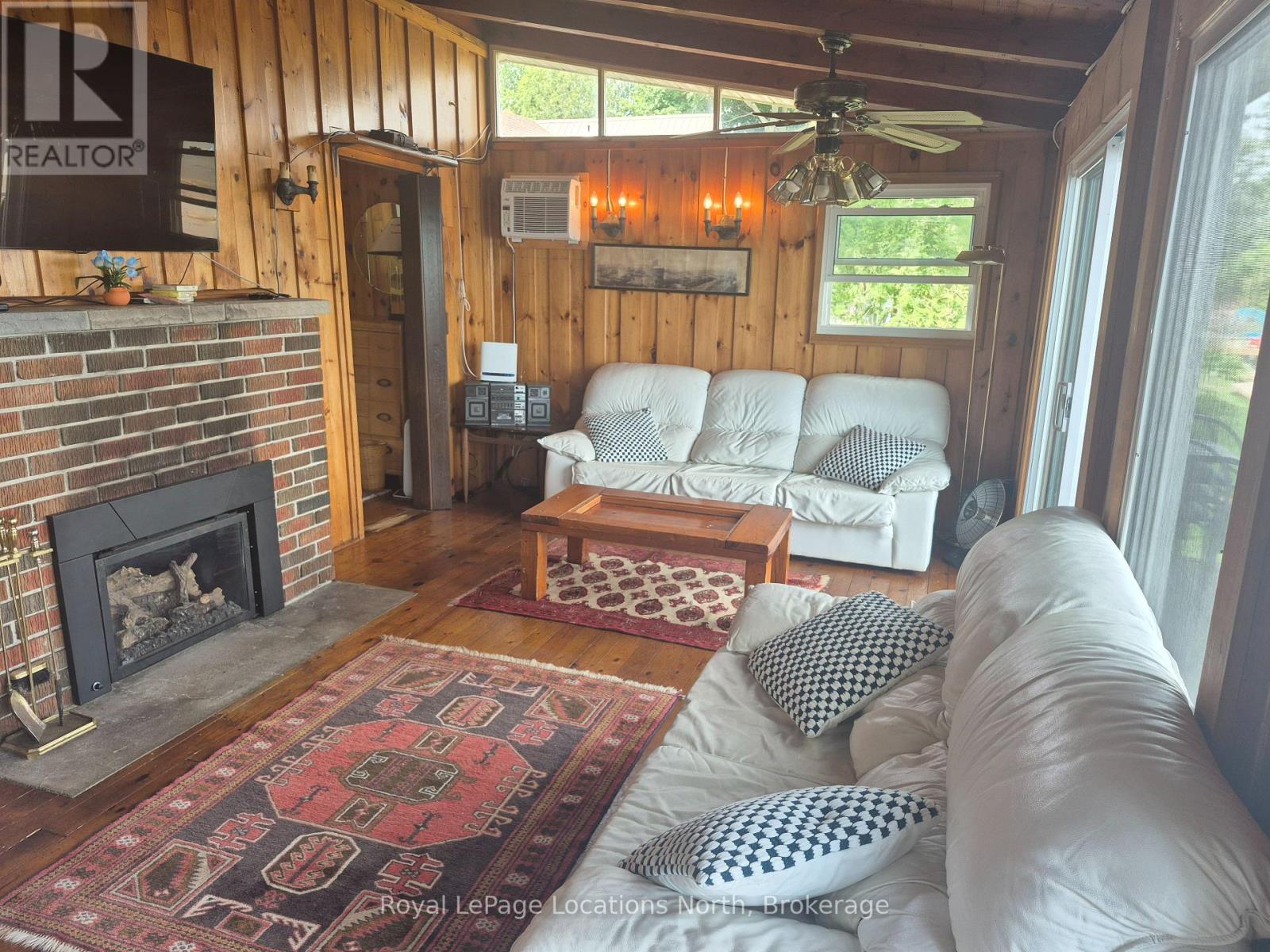 1950 Shore Lane, Wasaga Beach, Ontario  L9Z 1T7 - Photo 11 - S12253302