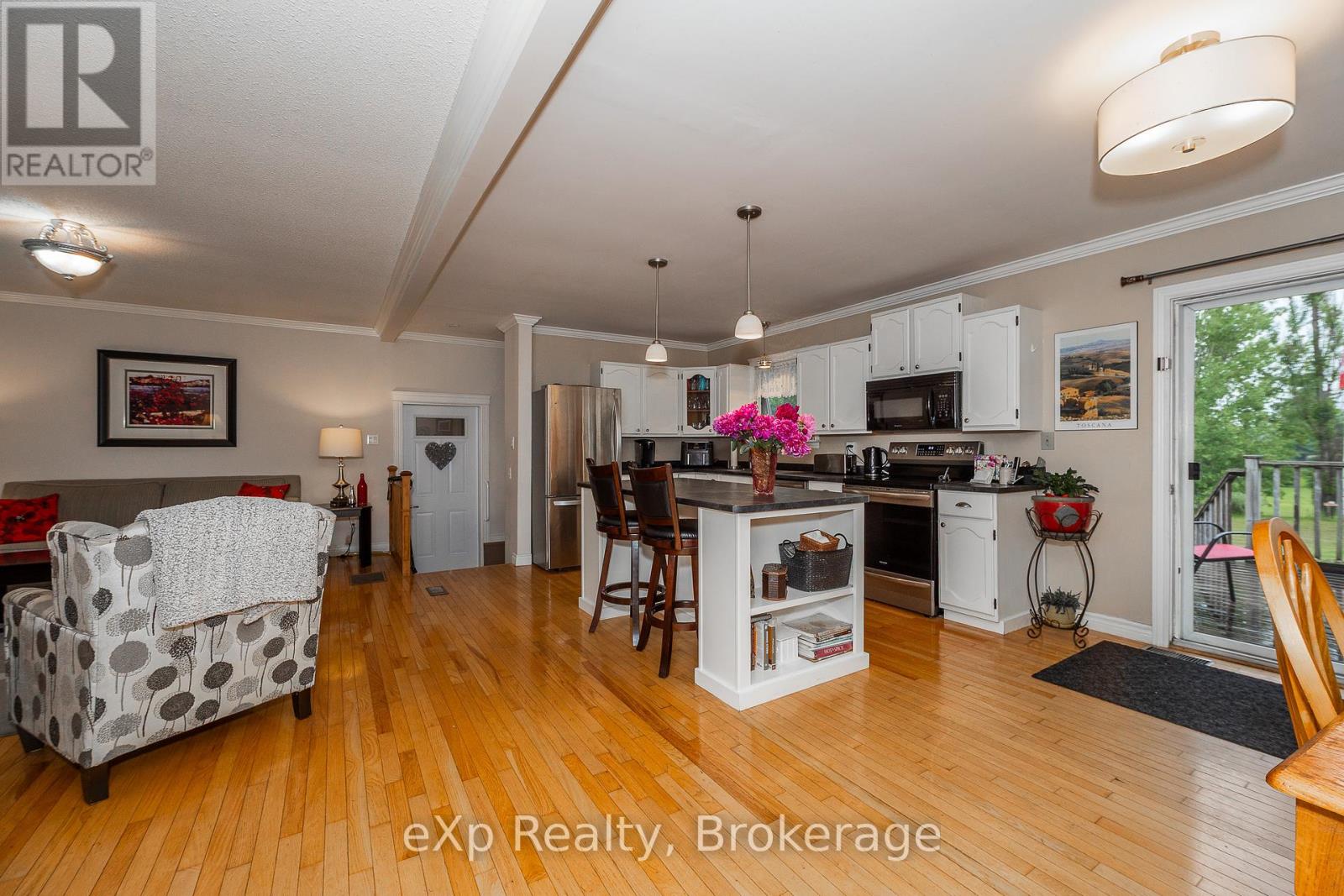 389 Park Street, Georgian Bluffs, Ontario  N4K 6V5 - Photo 8 - X12253253
