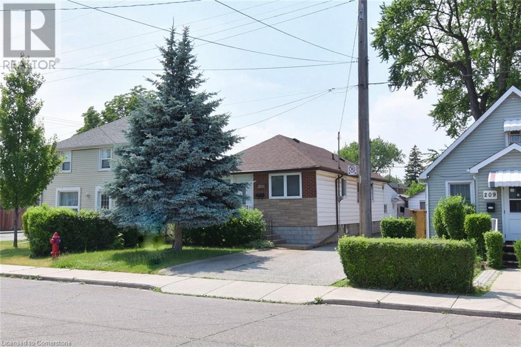 205 IVON Avenue, Hamilton, Ontario