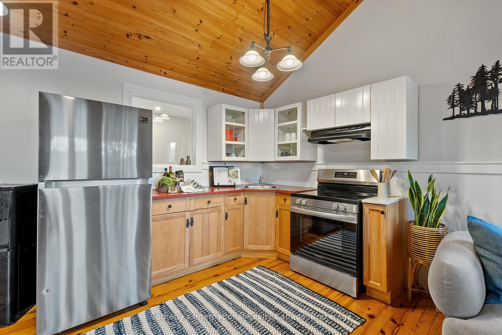 1048 Longline Lake Road, Lake Of Bays, Ontario  P0B 1A0 - Photo 14 - X12253350