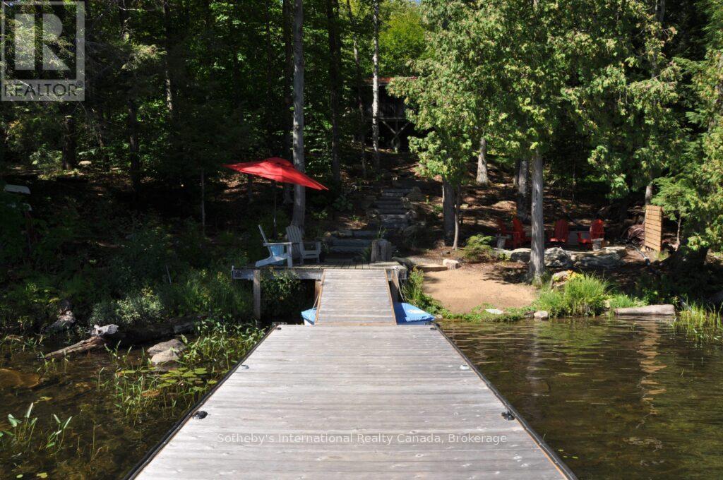 1048 Longline Lake Road, Lake Of Bays, Ontario  P0B 1A0 - Photo 35 - X12253350