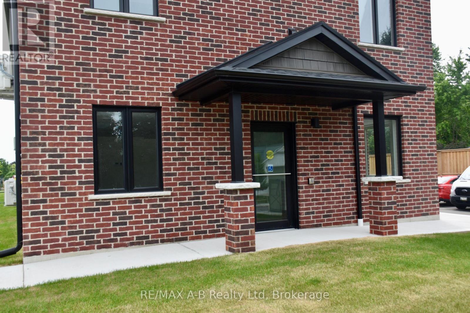 1A - 446 QUEEN STREET W, St. Marys, Ontario