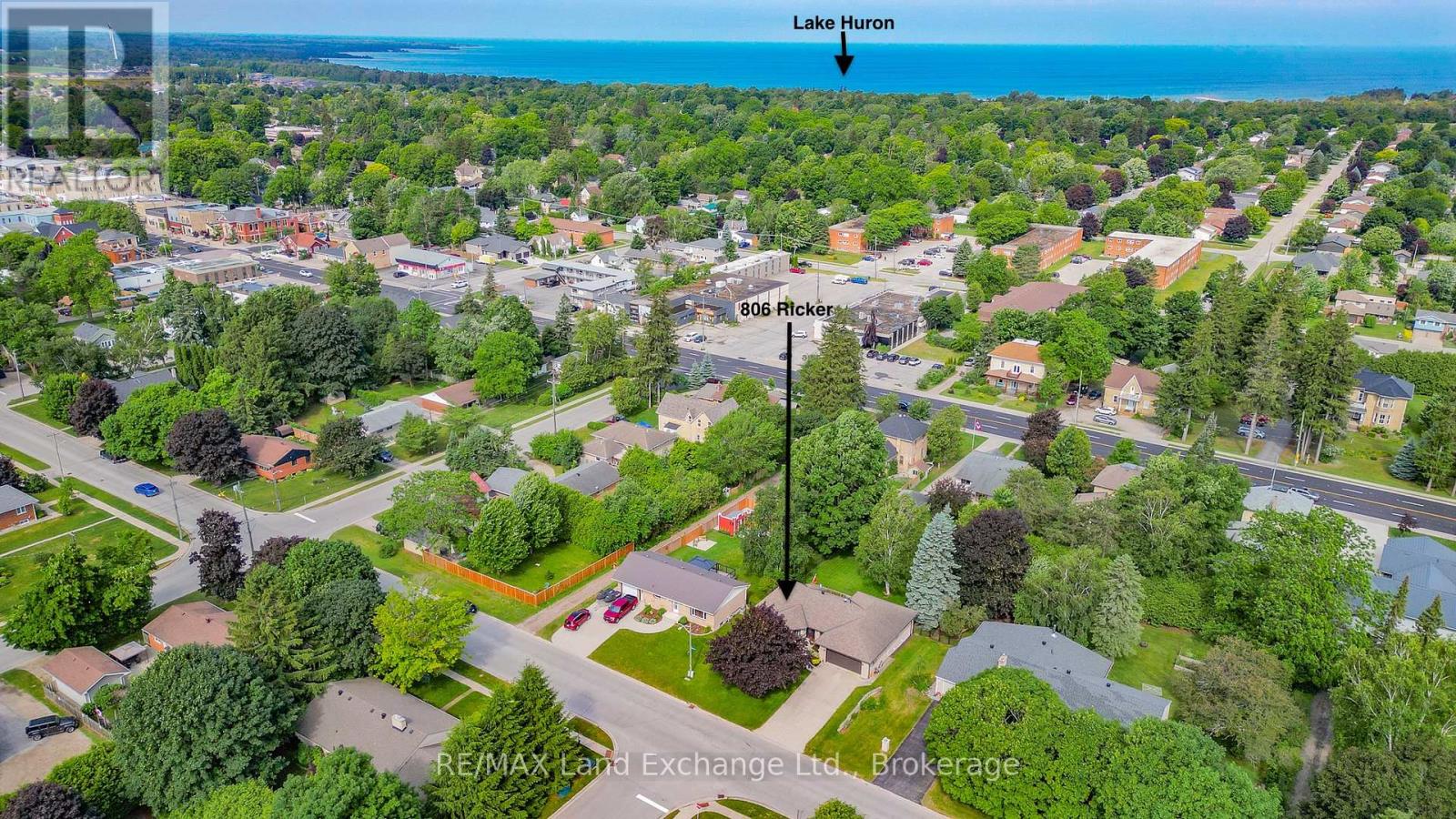 806 Bricker Street, Saugeen Shores, Ontario  N0H 2C4 - Photo 2 - X12253836