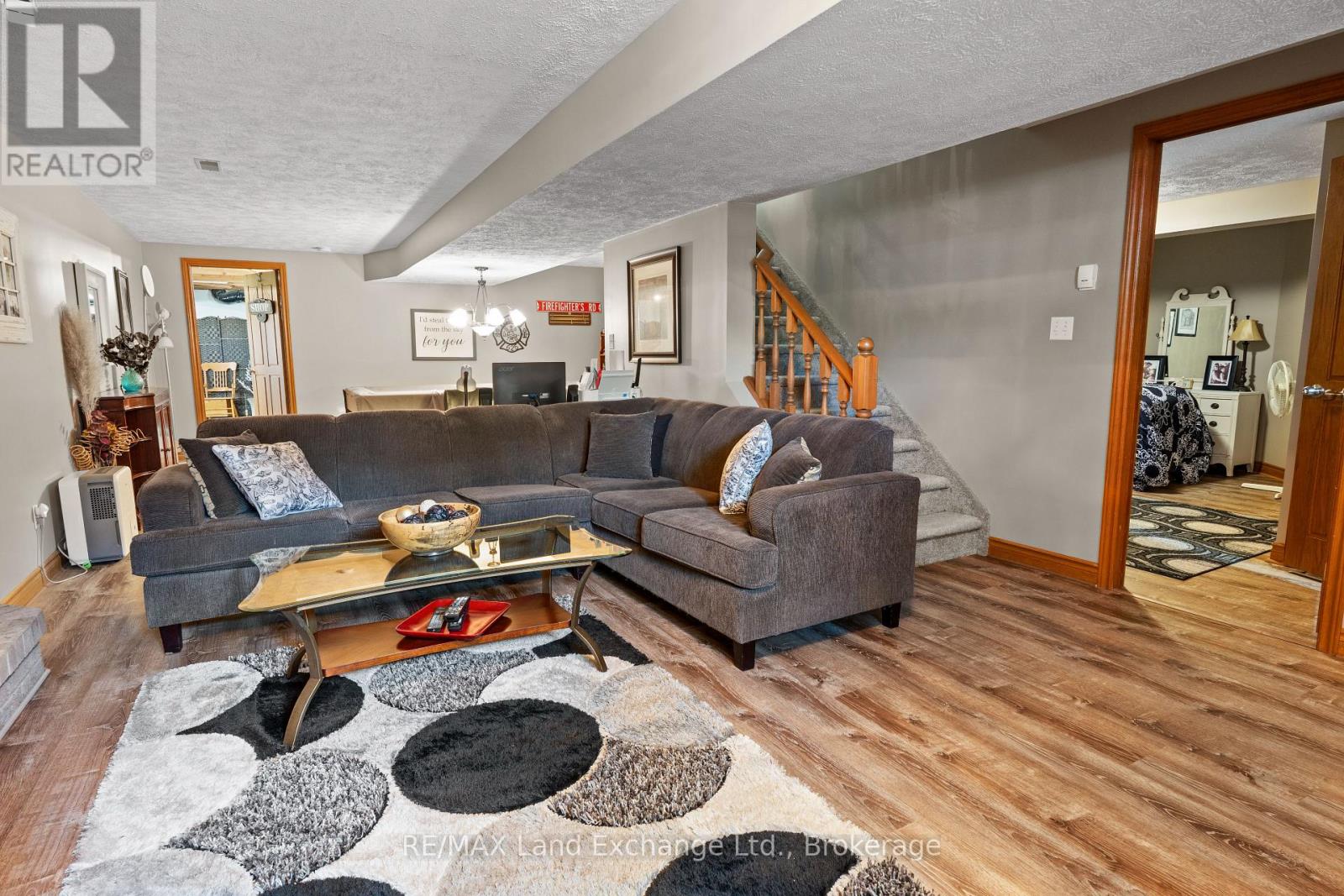 806 Bricker Street, Saugeen Shores, Ontario  N0H 2C4 - Photo 34 - X12253836