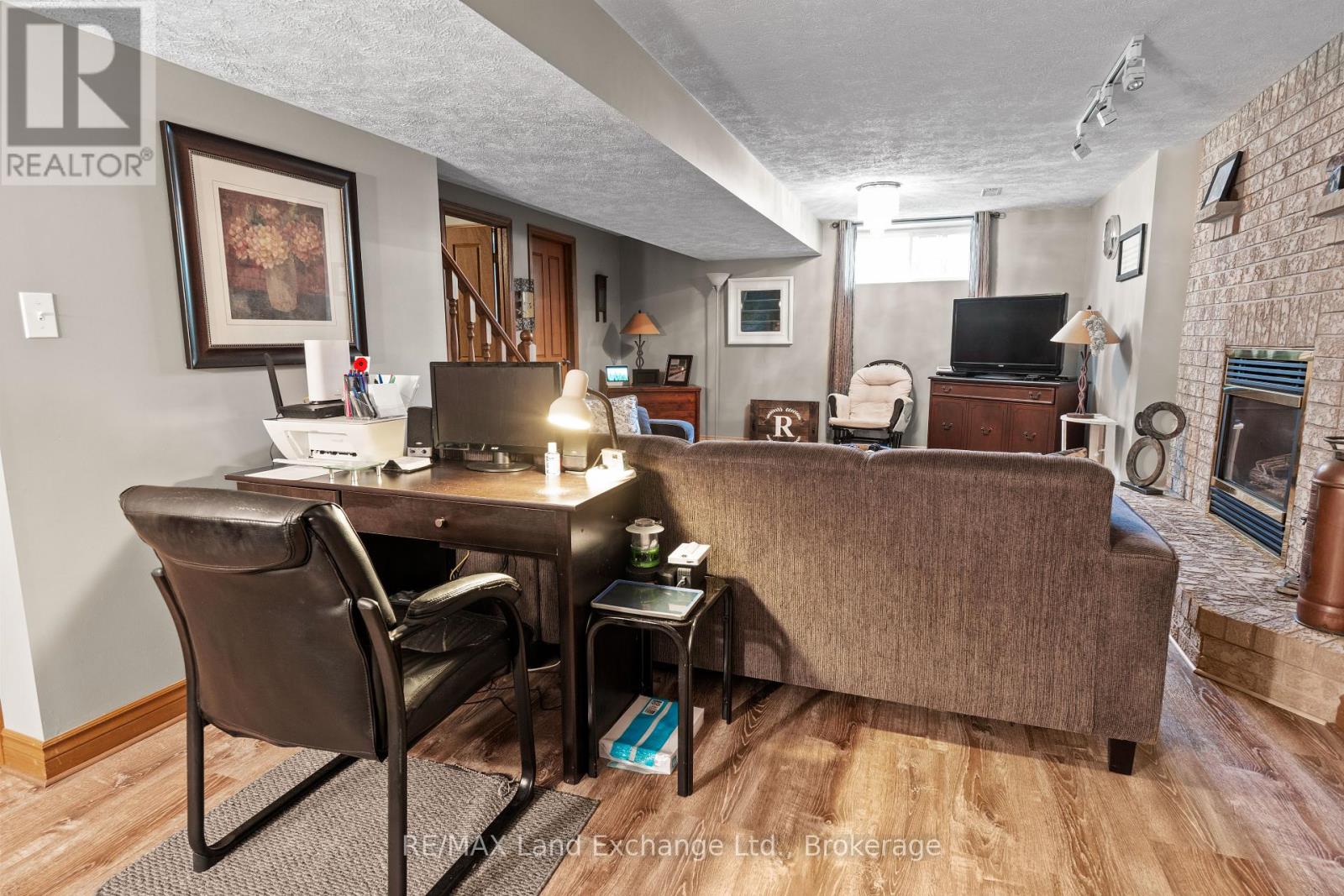 806 Bricker Street, Saugeen Shores, Ontario  N0H 2C4 - Photo 35 - X12253836
