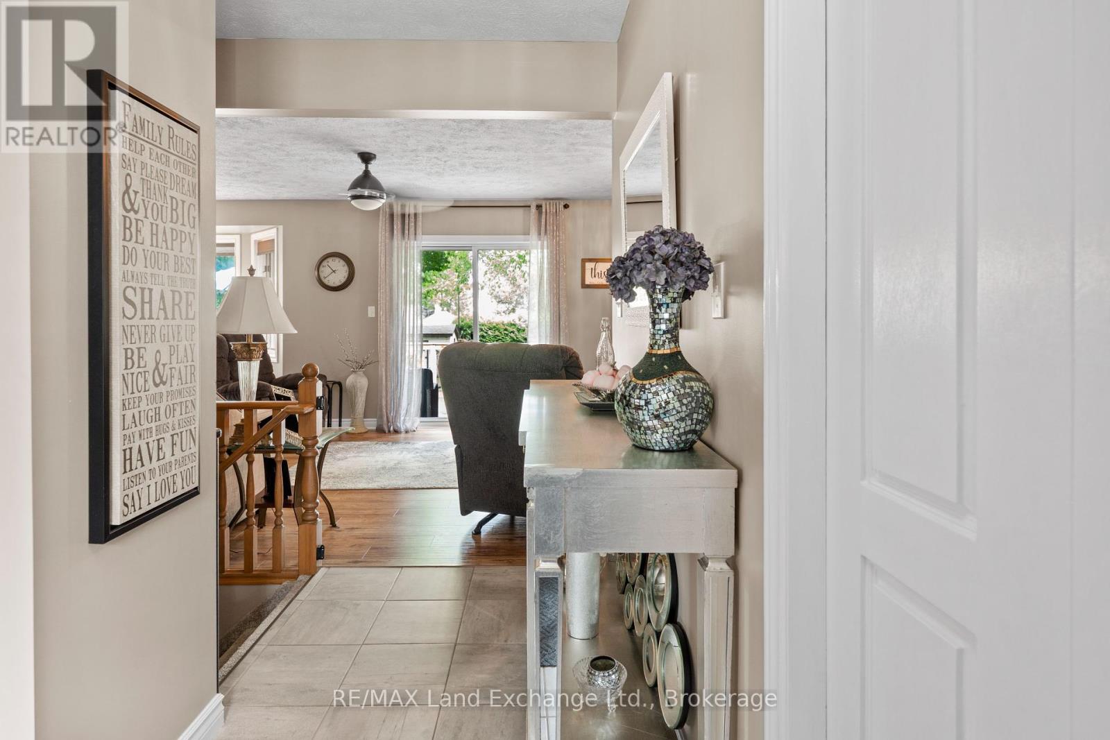 806 Bricker Street, Saugeen Shores, Ontario  N0H 2C4 - Photo 5 - X12253836