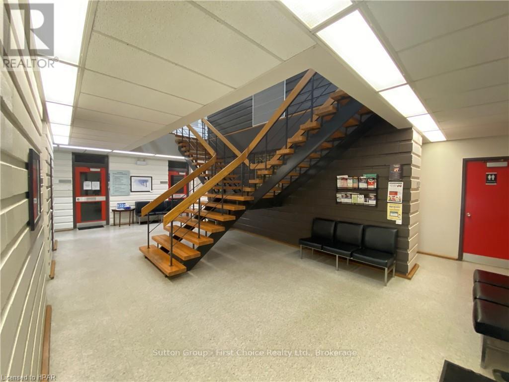 201 - 386 Cambria Street, Stratford, Ontario  N5A 1J4 - Photo 4 - X12253922