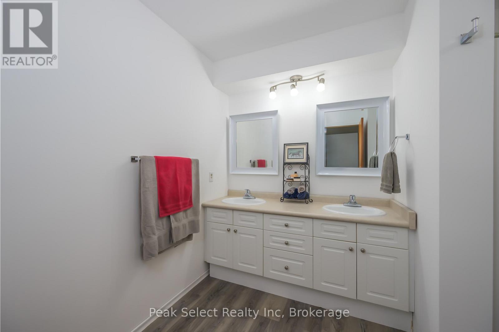 20076 Cherry Hill Road, Thames Centre, Ontario  N0M 2M0 - Photo 33 - X12254213