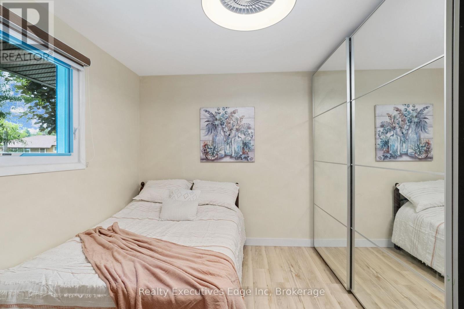 309 Southill Drive, Kitchener, Ontario  N2A 2R2 - Photo 12 - X12254243