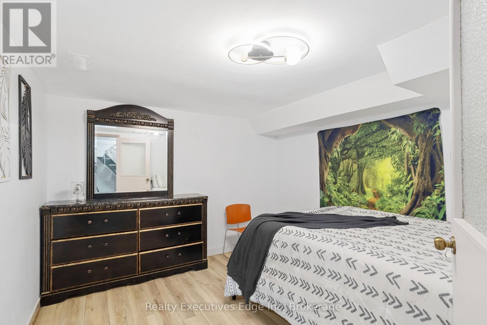 309 Southill Drive, Kitchener, Ontario  N2A 2R2 - Photo 24 - X12254243