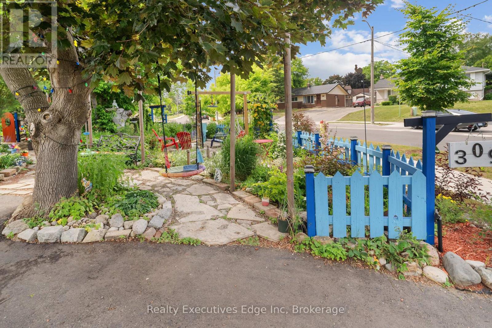 309 Southill Drive, Kitchener, Ontario  N2A 2R2 - Photo 30 - X12254243