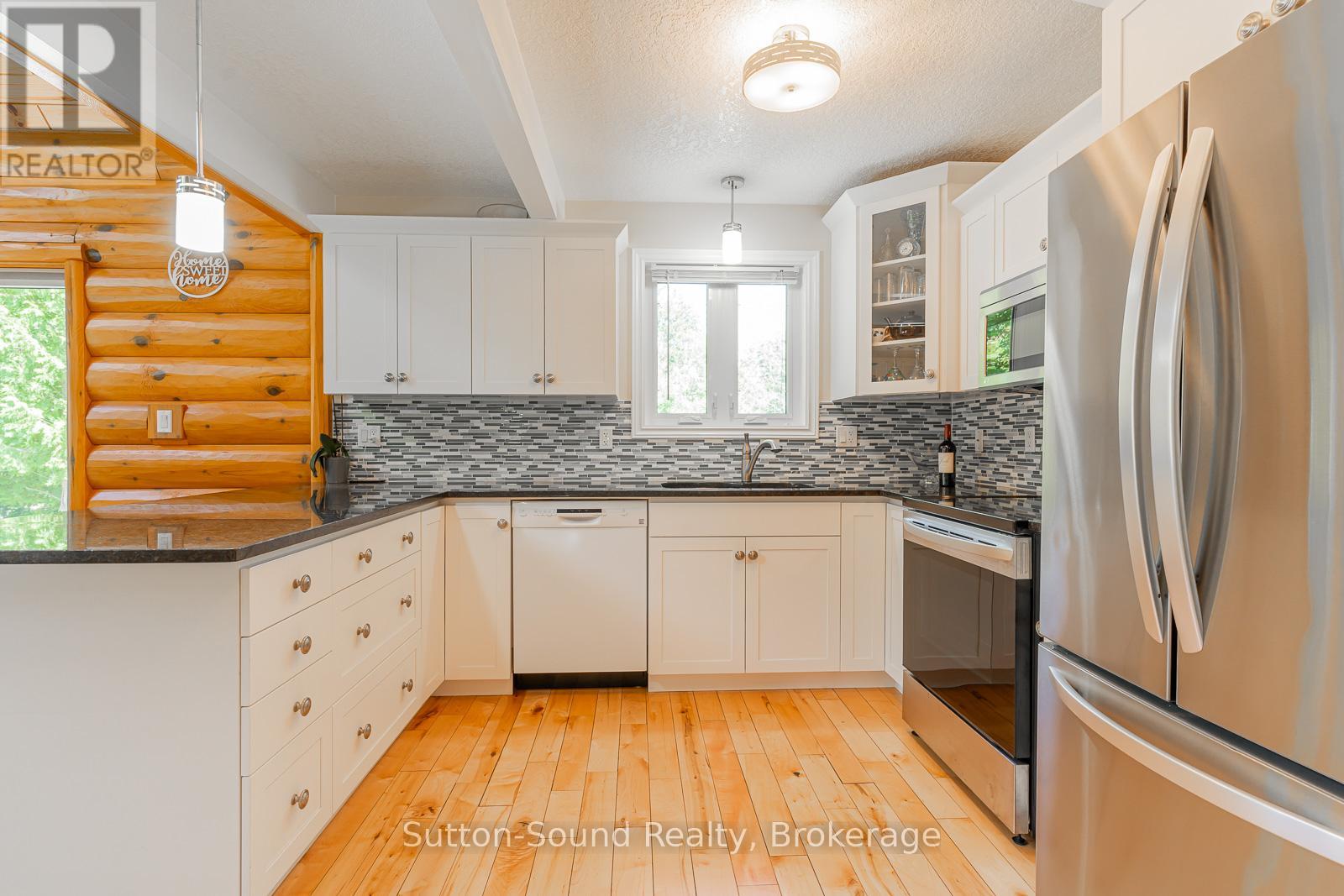 20 Sandy Pines Trail, South Bruce Peninsula, Ontario  N0H 2G0 - Photo 9 - X12254349