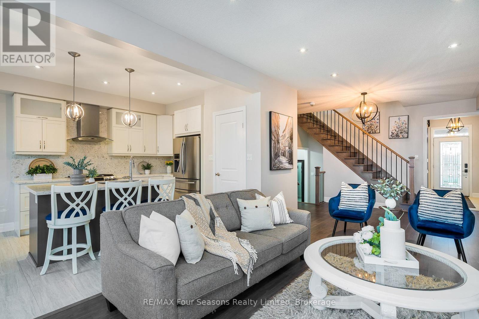 29 Wagner Crescent, Essa, Ontario  L0M 1B5 - Photo 8 - N12254488