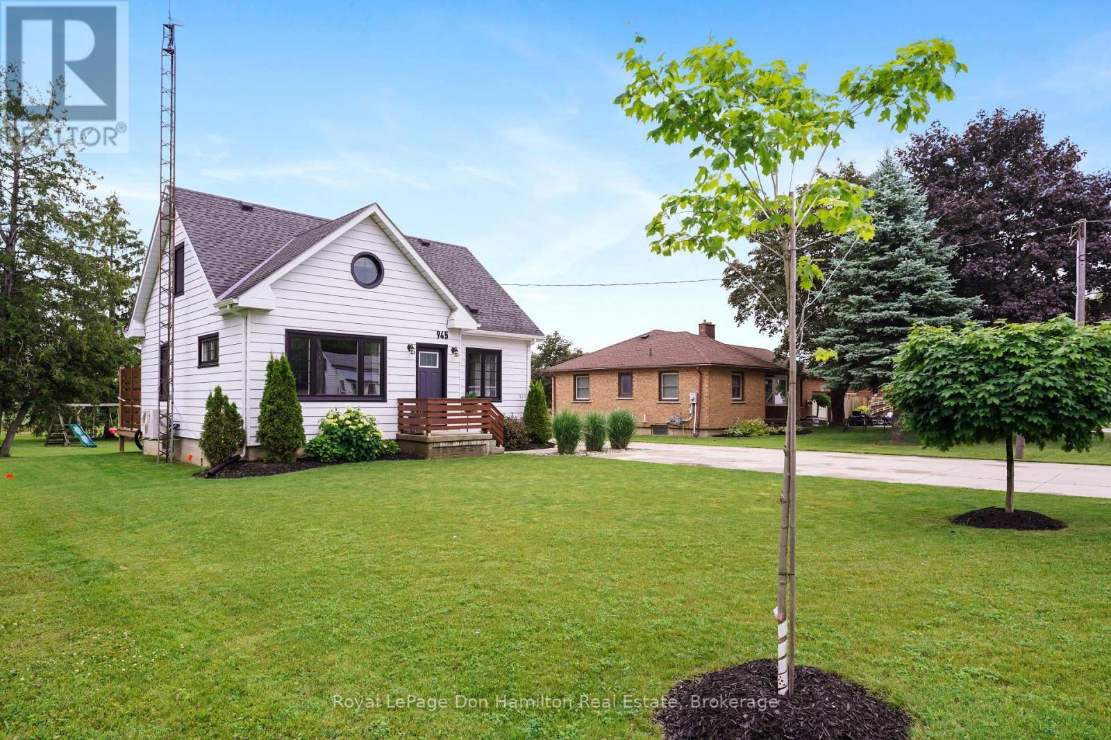 945 Main Street W, North Perth, Ontario  N4W 3L2 - Photo 2 - X12254509