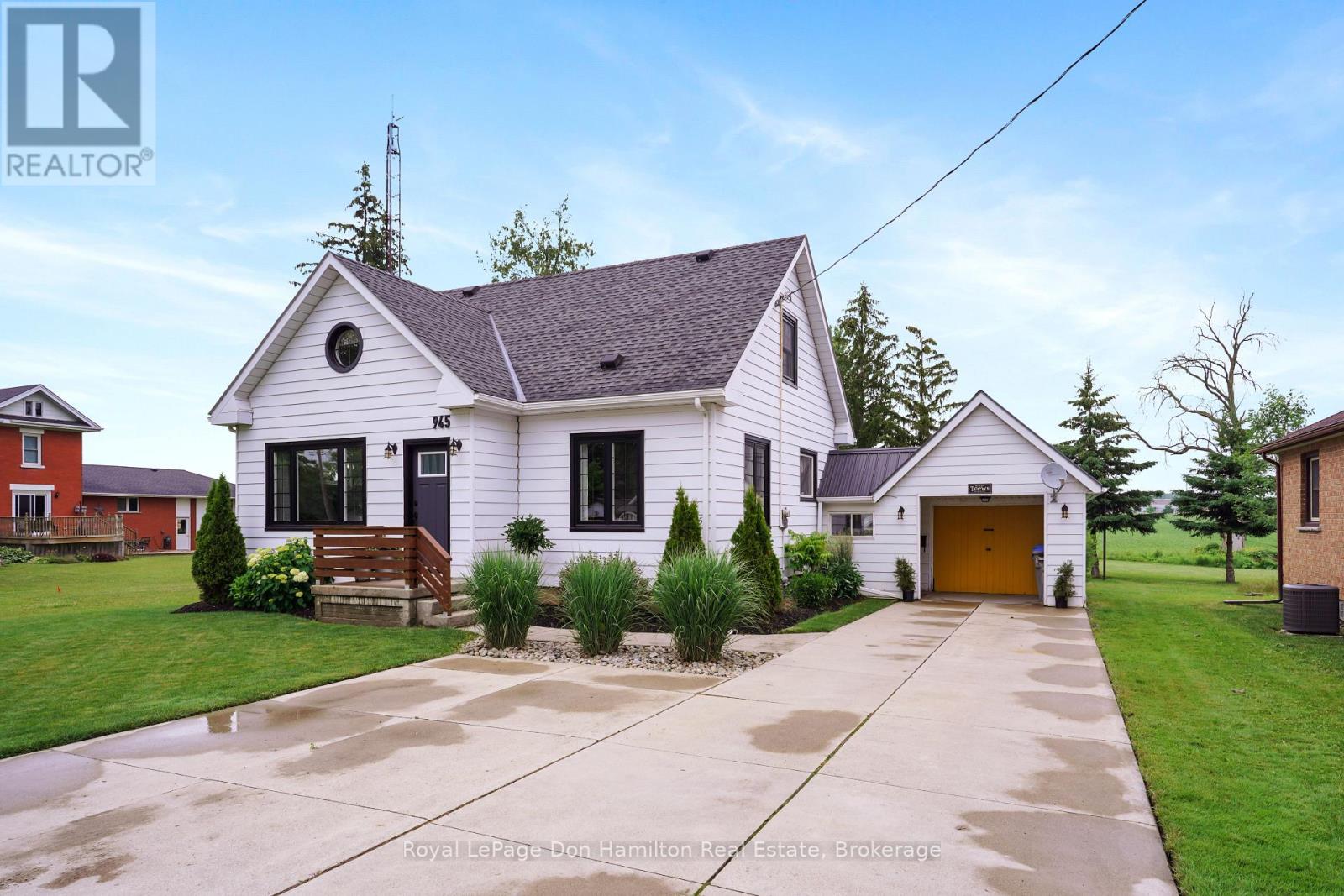 945 Main Street W, North Perth, Ontario  N4W 3L2 - Photo 3 - X12254509