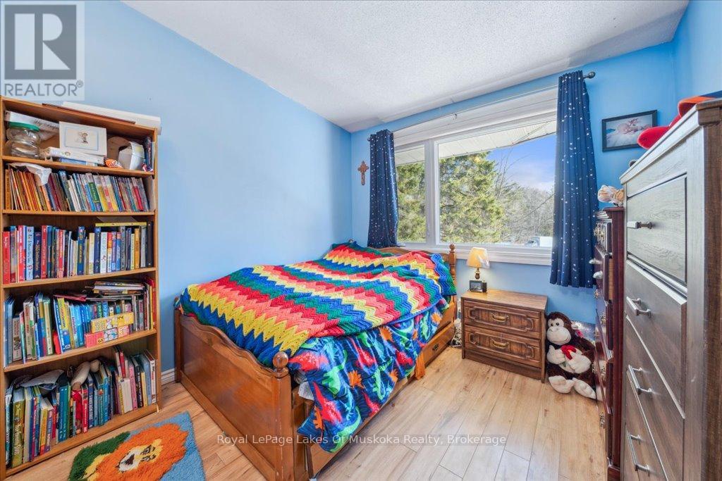 1030 Simpson Road, Gravenhurst, Ontario  P1P 1R1 - Photo 18 - X12254541
