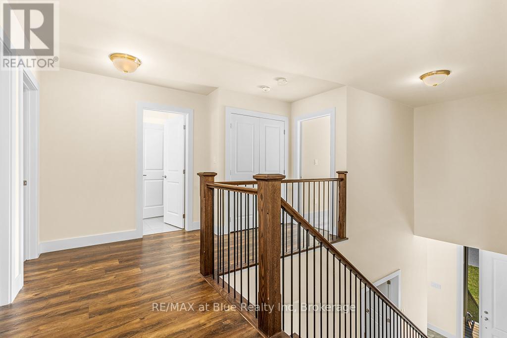 181 Yellow Birch Crescent, Blue Mountains, Ontario  L9Y 0Z3 - Photo 10 - X12254595