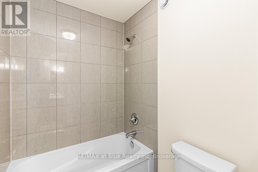 181 Yellow Birch Crescent, Blue Mountains, Ontario  L9Y 0Z3 - Photo 18 - X12254595