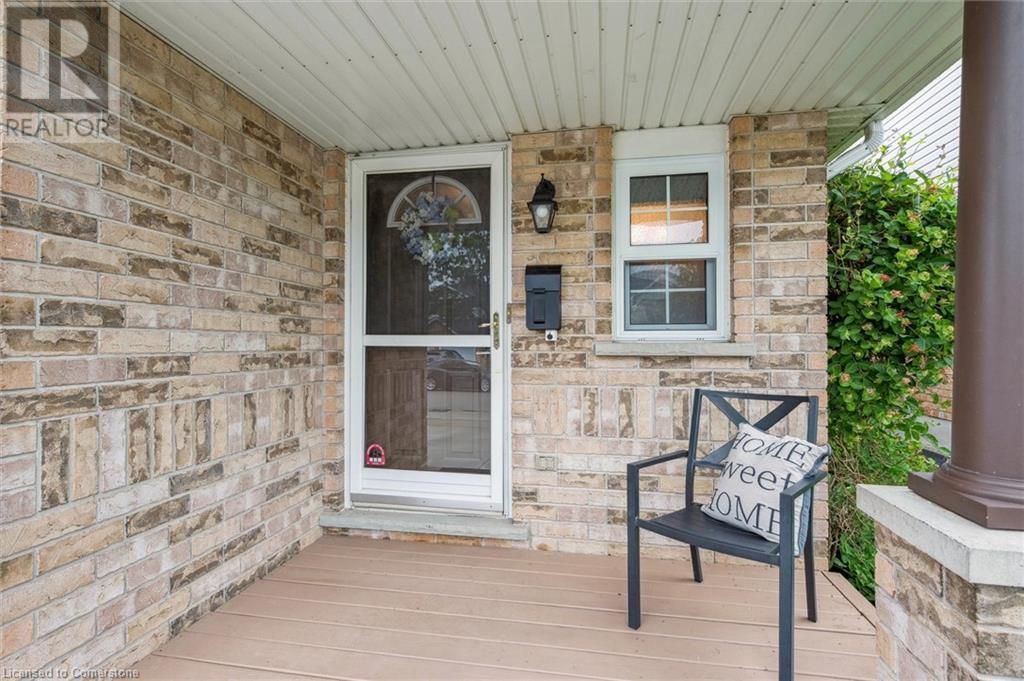 35 Watercress Court, Kitchener, Ontario  N2E 3S8 - Photo 4 - 40745286