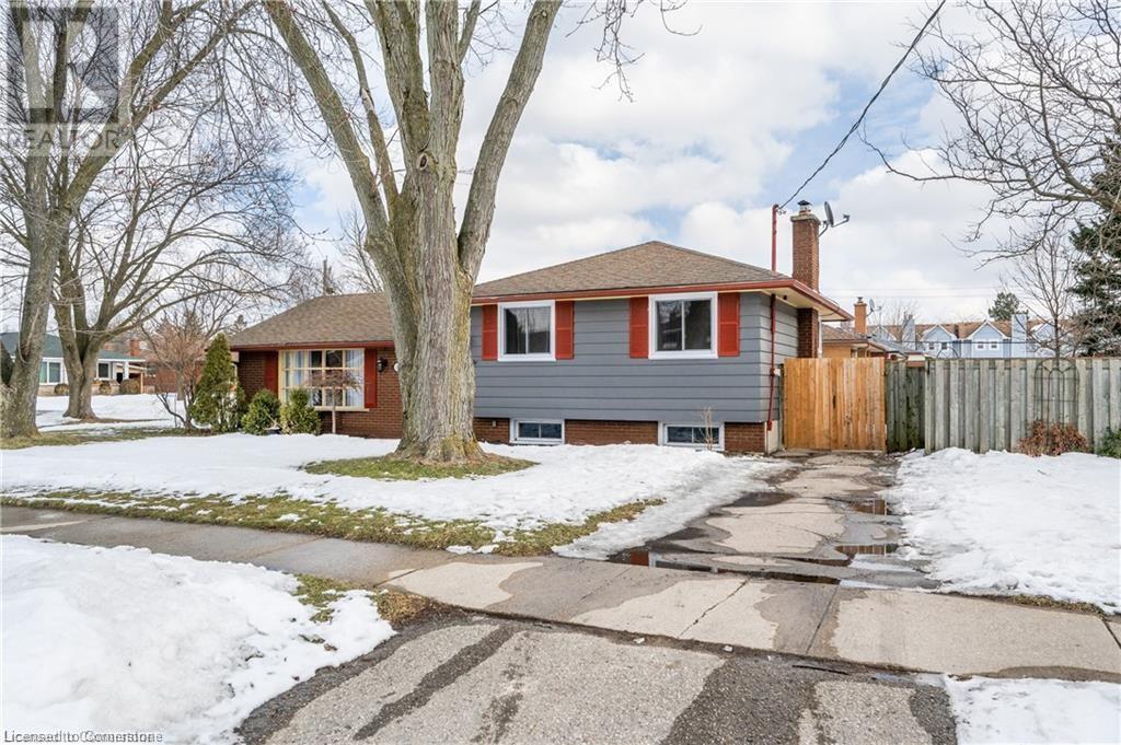 33 Fairlawn Road, Kitchener, Ontario  N2C 1X8 - Photo 2 - 40745341