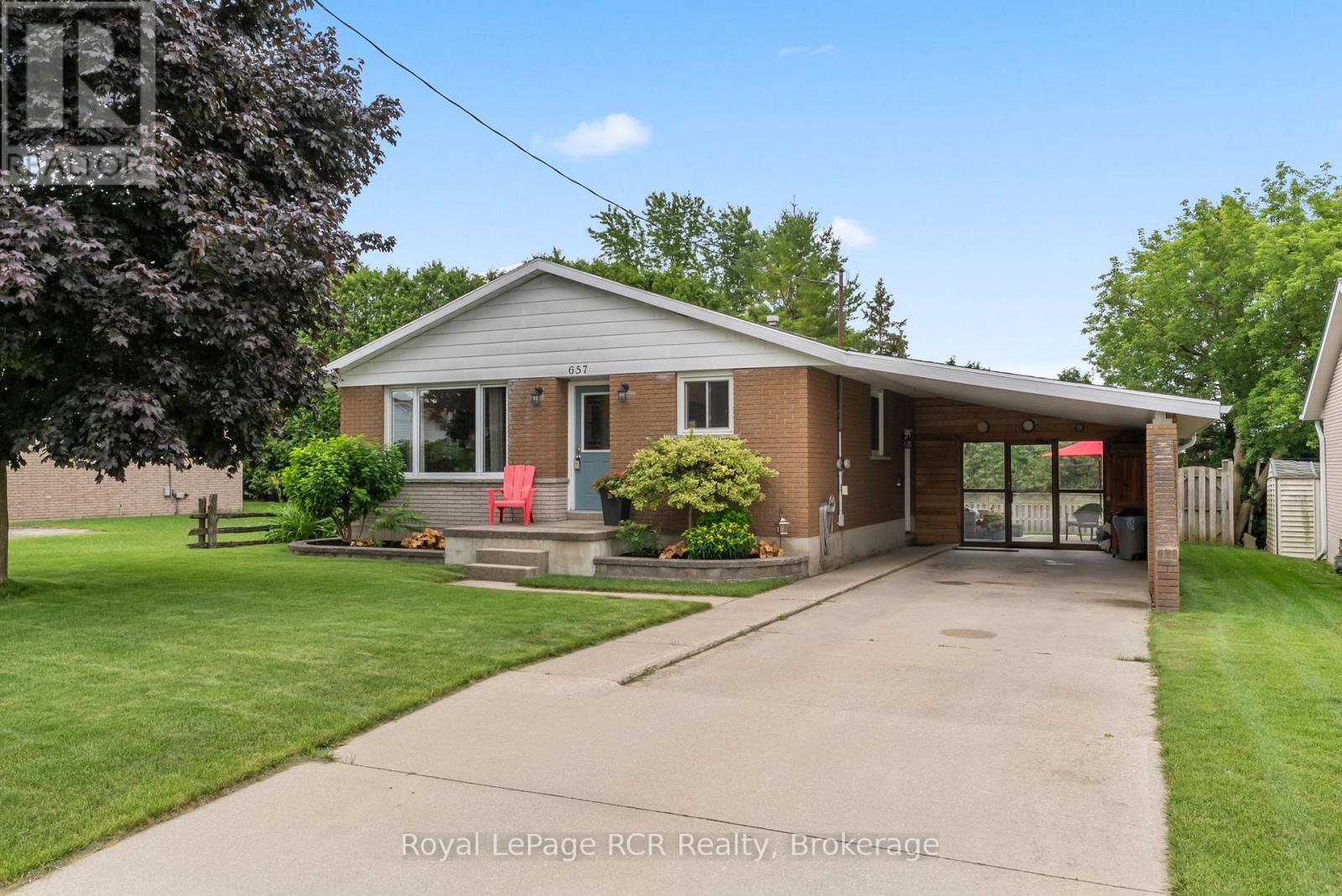 657 14TH STREET, Hanover, Ontario