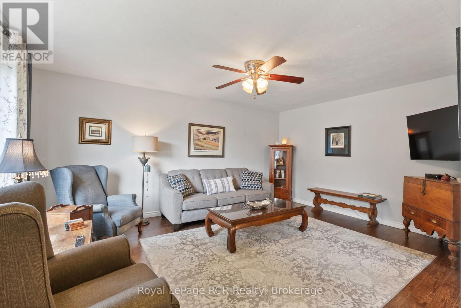 657 14th Street, Hanover, Ontario  N4N 3G9 - Photo 12 - X12254821