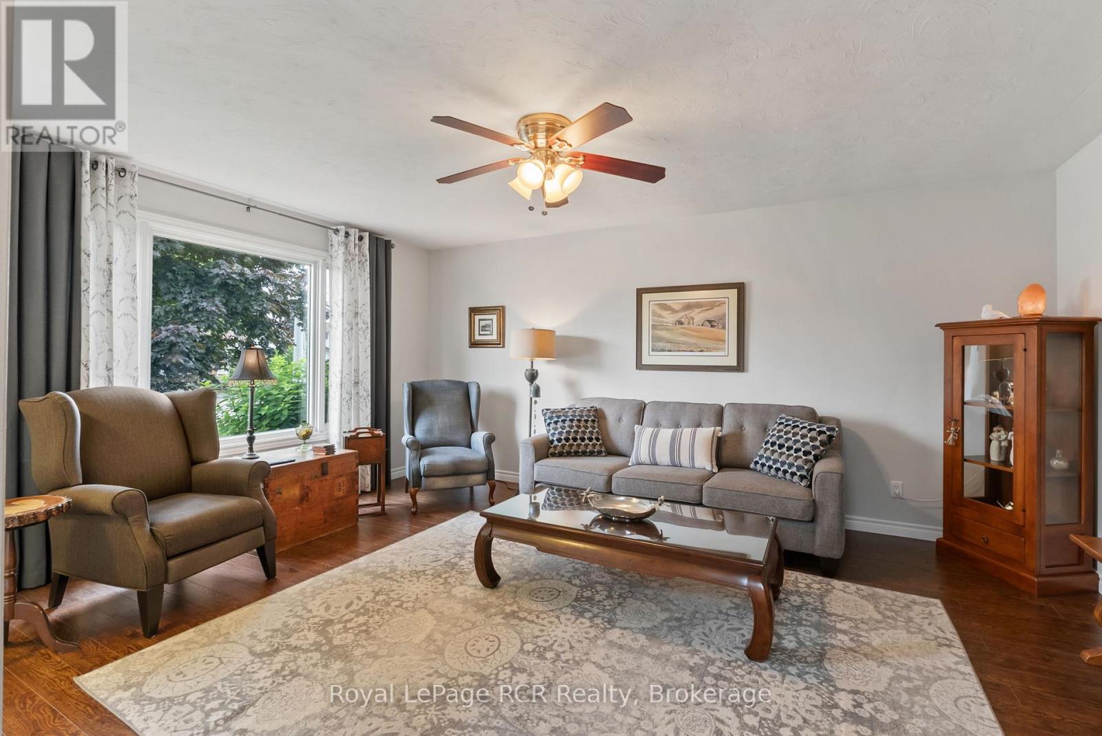 657 14th Street, Hanover, Ontario  N4N 3G9 - Photo 13 - X12254821