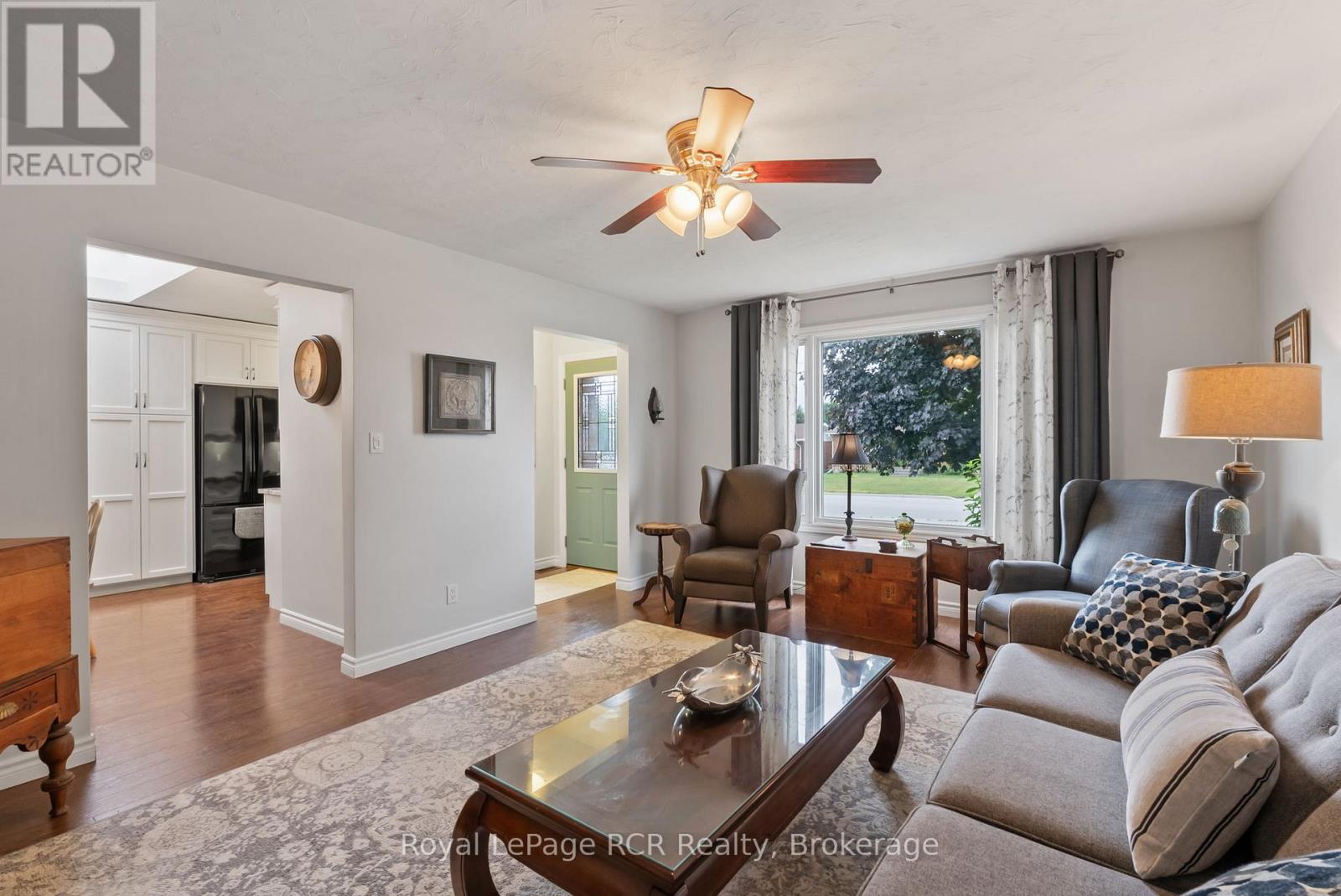 657 14th Street, Hanover, Ontario  N4N 3G9 - Photo 14 - X12254821