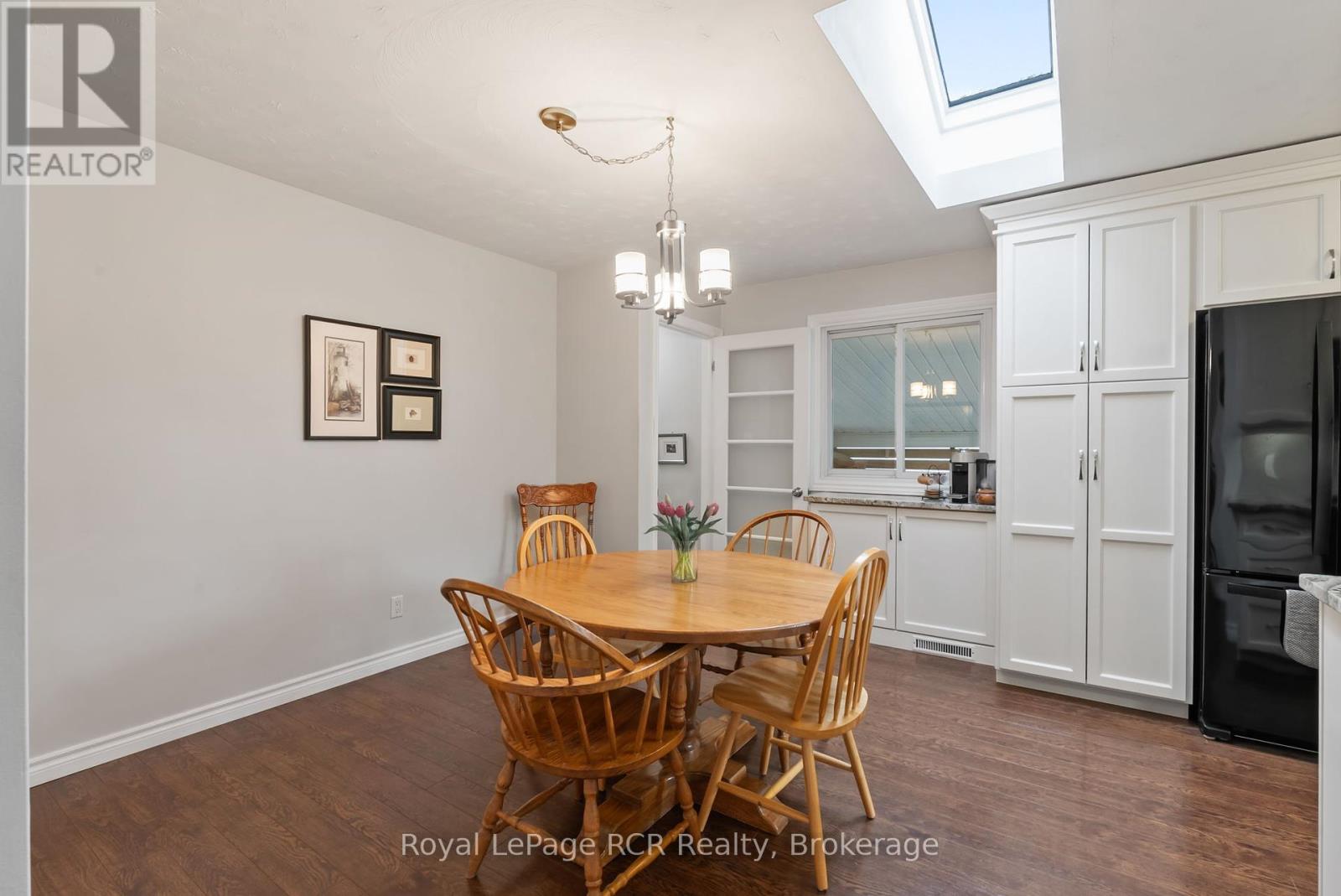 657 14th Street, Hanover, Ontario  N4N 3G9 - Photo 15 - X12254821