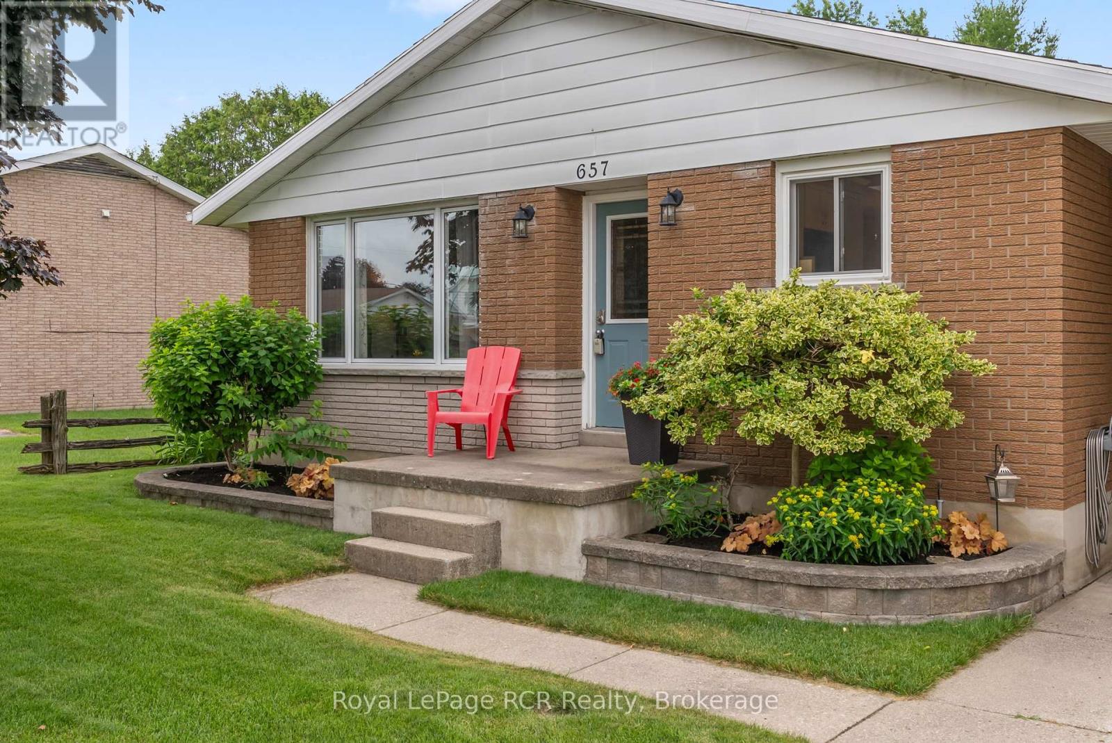 657 14th Street, Hanover, Ontario  N4N 3G9 - Photo 3 - X12254821