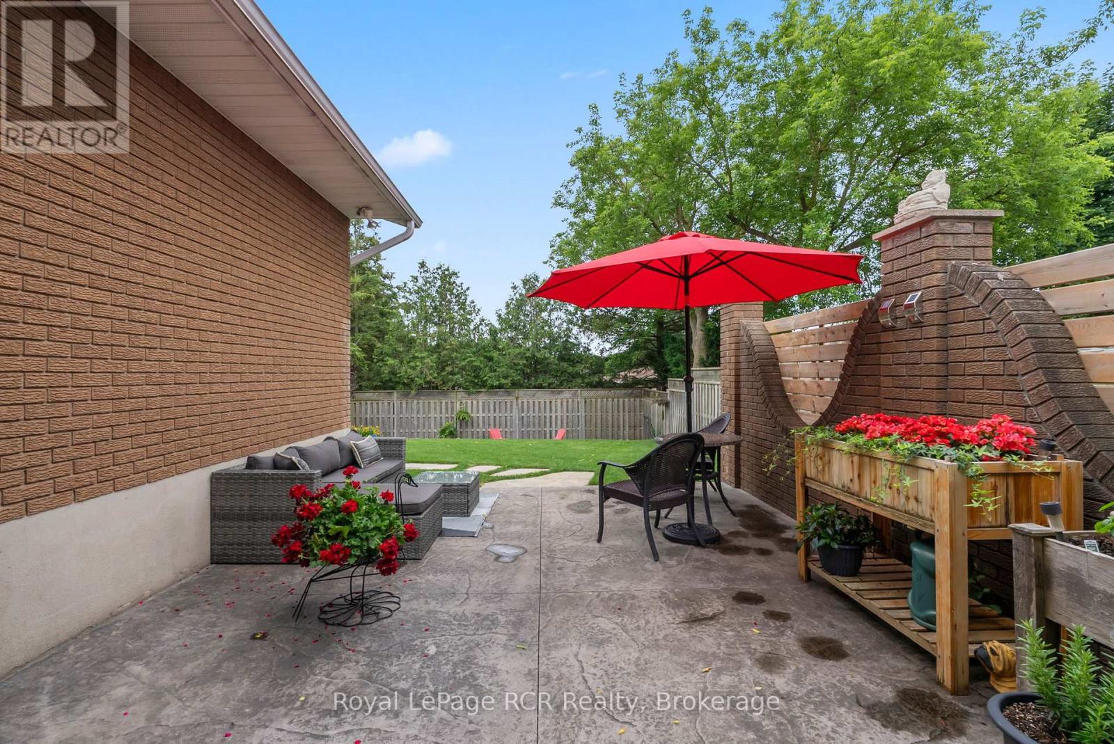 657 14th Street, Hanover, Ontario  N4N 3G9 - Photo 5 - X12254821