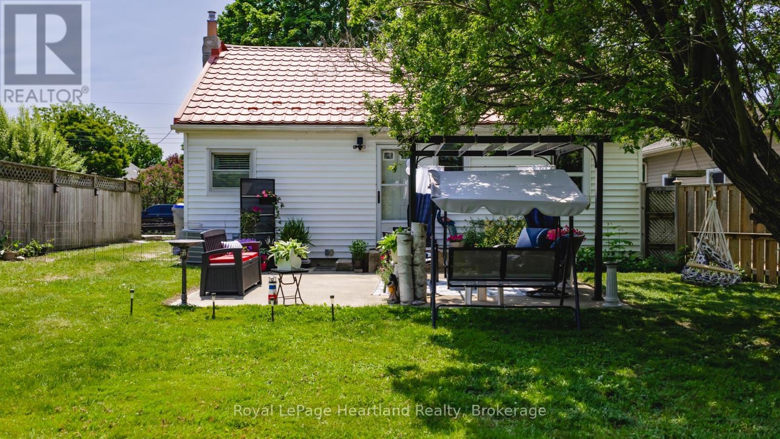 305 Mary Street, Goderich, Ontario  N7A 3B3 - Photo 25 - X12254856