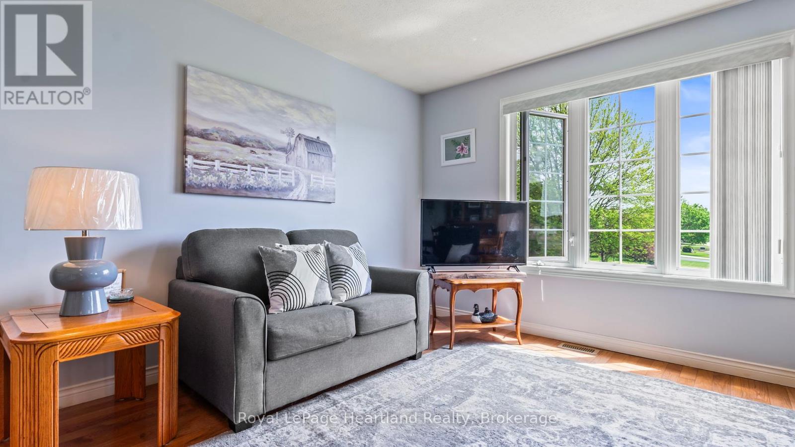 50 Mcdonald Drive, Huron East, Ontario  N0G 1H0 - Photo 11 - X12254864
