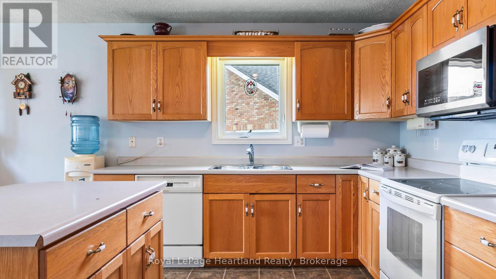 50 Mcdonald Drive, Huron East, Ontario  N0G 1H0 - Photo 18 - X12254864