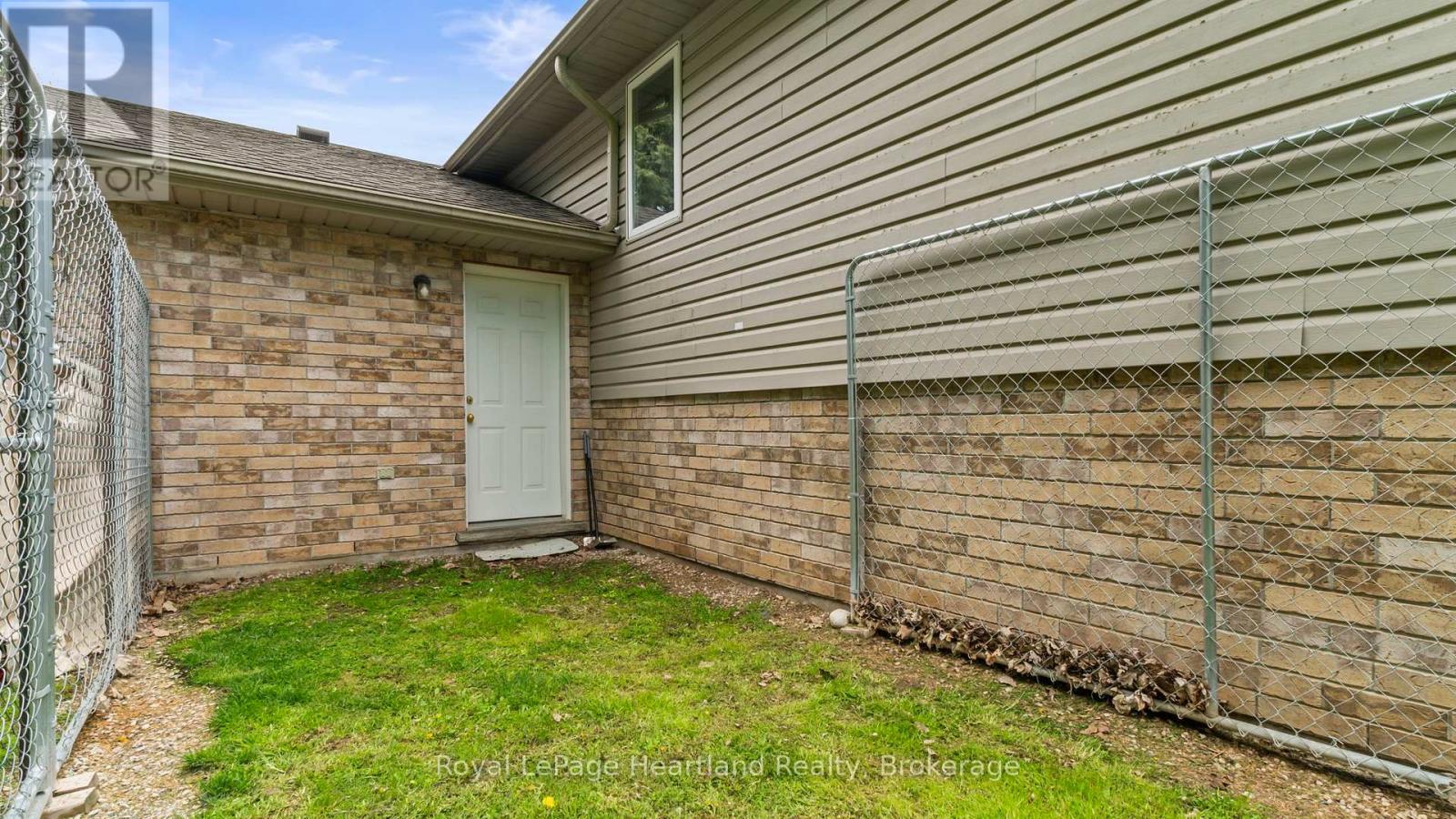 50 Mcdonald Drive, Huron East, Ontario  N0G 1H0 - Photo 33 - X12254864