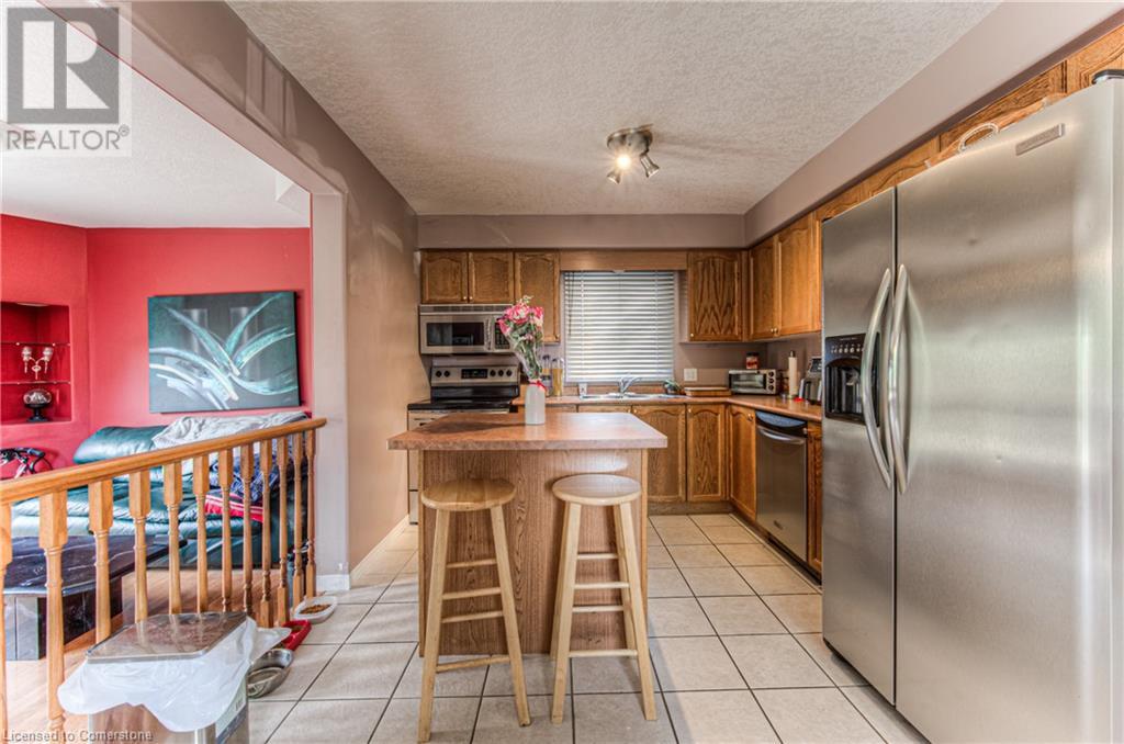 112 Milfoil Crescent, Kitchener, Ontario  N2E 3L3 - Photo 8 - 40746770