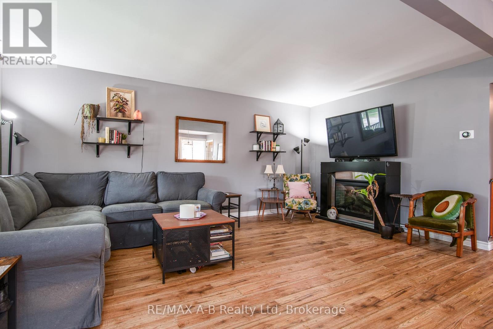 17 Hickory Line, Stratford, Ontario  N5A 6Y5 - Photo 7 - X12255040