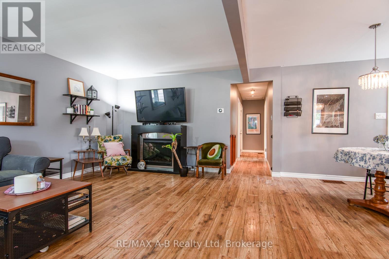 17 Hickory Line, Stratford, Ontario  N5A 6Y5 - Photo 8 - X12255040