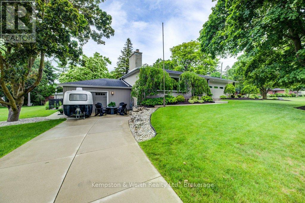 34 Jackson Crescent, North Perth, Ontario  N4W 1K3 - Photo 5 - X12255114