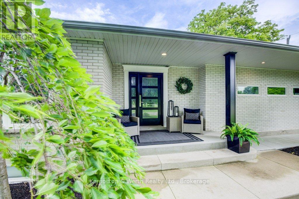 34 Jackson Crescent, North Perth, Ontario  N4W 1K3 - Photo 6 - X12255114
