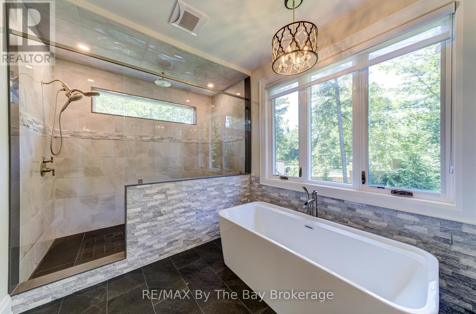833 Eastdale Drive, Wasaga Beach, Ontario  L9Z 2R5 - Photo 25 - S12255318