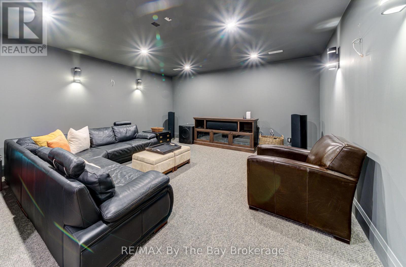833 Eastdale Drive, Wasaga Beach, Ontario  L9Z 2R5 - Photo 32 - S12255318