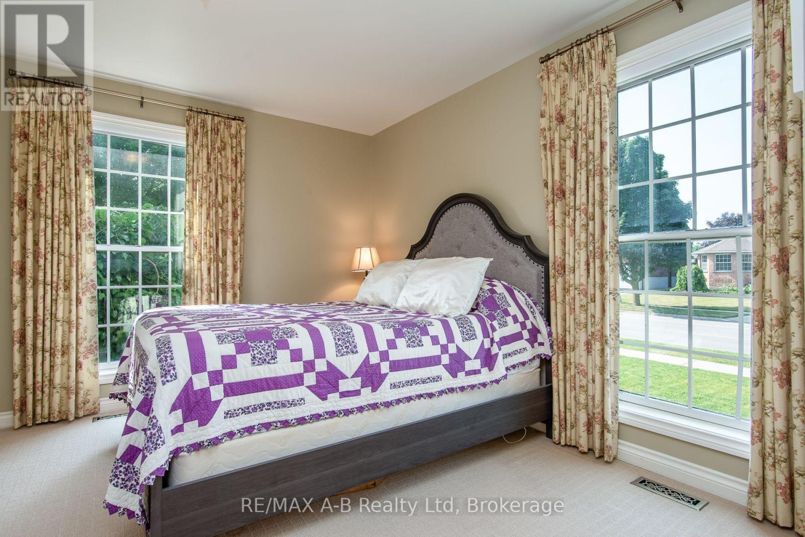 292 Woods Street, Stratford, Ontario  N5A 7T4 - Photo 28 - X12255396