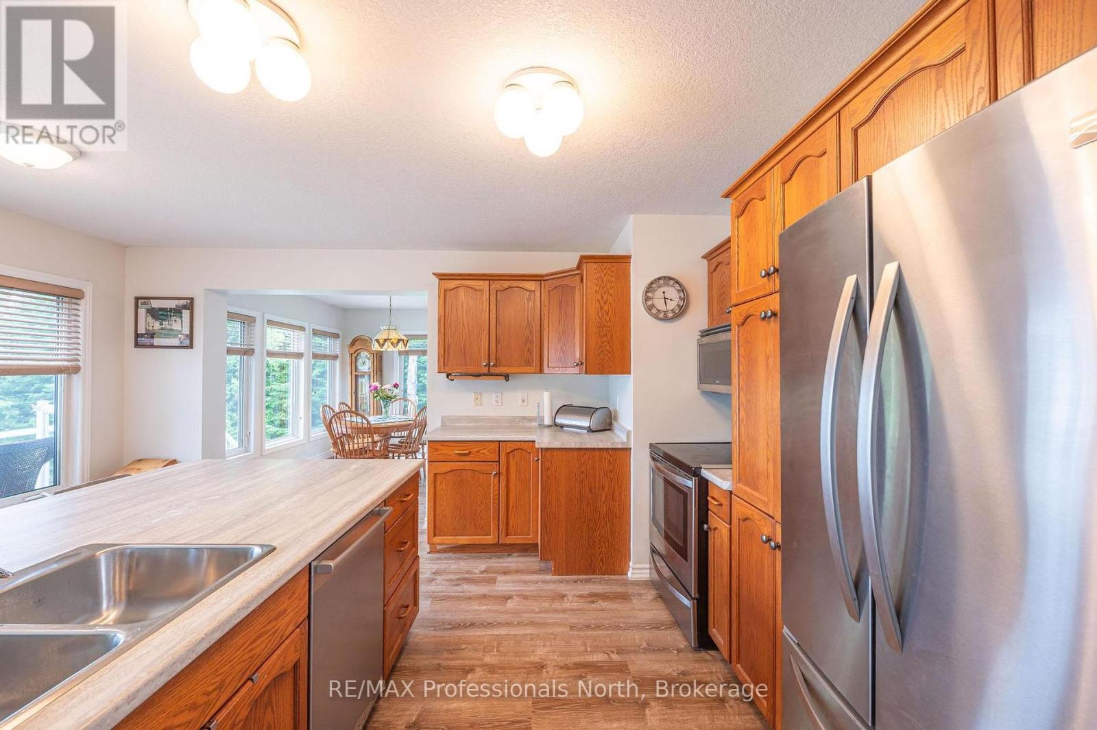1075 Comak Crescent, Algonquin Highlands, Ontario  K0M 1S0 - Photo 12 - X12255422