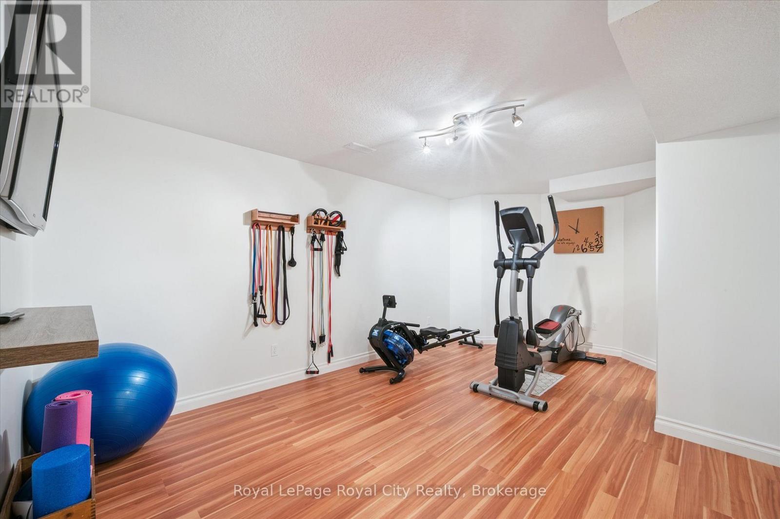279 Farley Drive, Guelph, Ontario  N1L 1N6 - Photo 32 - X12255469