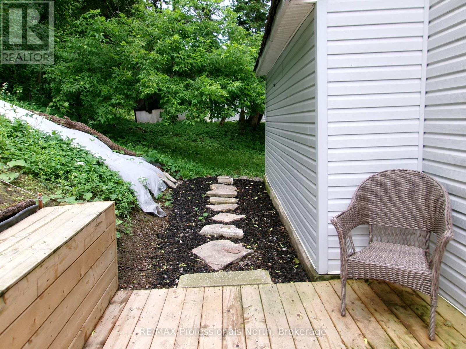 72 Bobcaygeon Road, Minden Hills, Ontario  K0M 2K0 - Photo 14 - X12255616